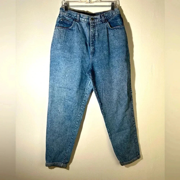 Vintage Levi’s 1980 900 Series Mom Jeans - Picture 2 of 6